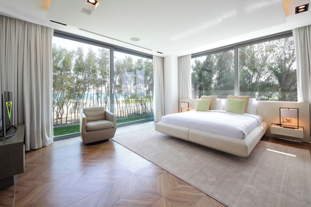 Overwater Luxury Retreat - Nurai Island