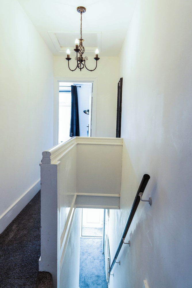 Charming Dartford Apartment - Ideal for Explorers!