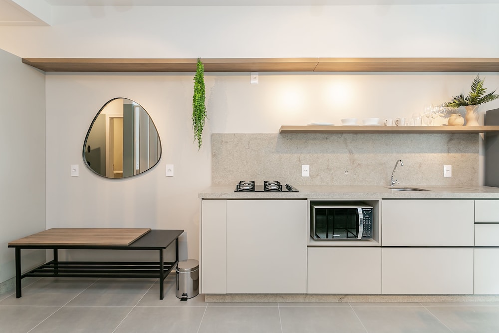 Studios Tower by Viva - Prédio com piscina e estacionamento no centro de Floripa