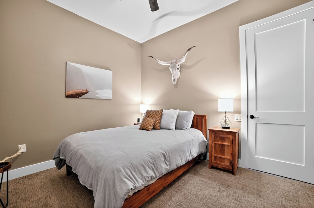 Hill Country Retreat & Casita