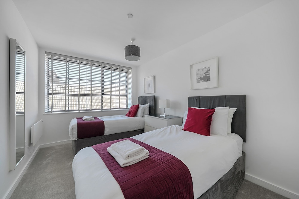 Roomspace Apartments -Caroline Street
