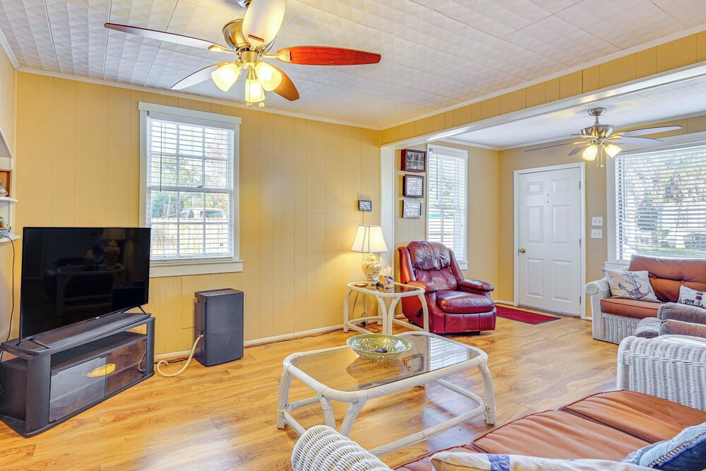 Cozy Home Near Bay Access in Panama City!