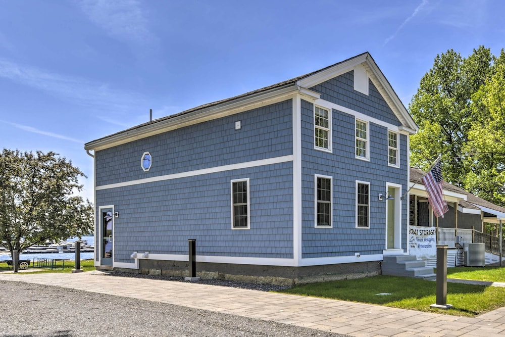 'captain's Quarters' at St Albans Bay Marina view 4