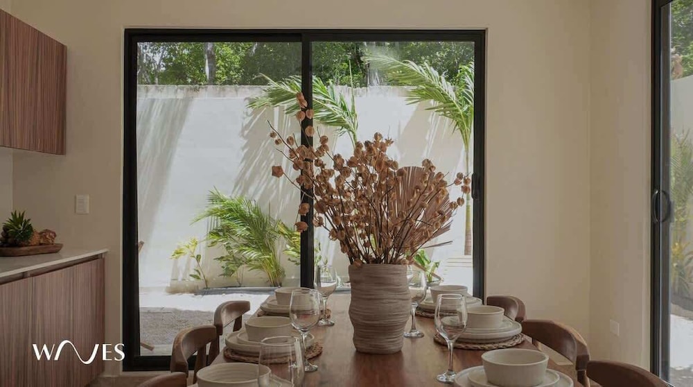 Exclusive Apt. W/private Pool + Surround Speakers