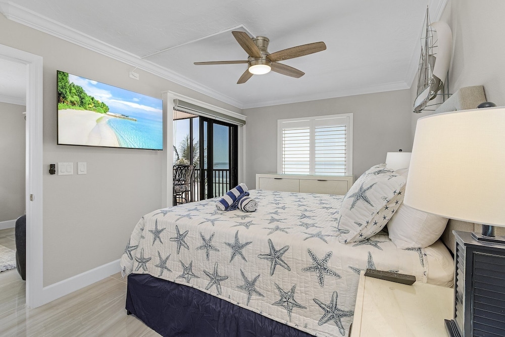 Seaside 101: Oceanview 2br/2ba Condo With Pool, Steps To Beach 2 Bedroom Condo
