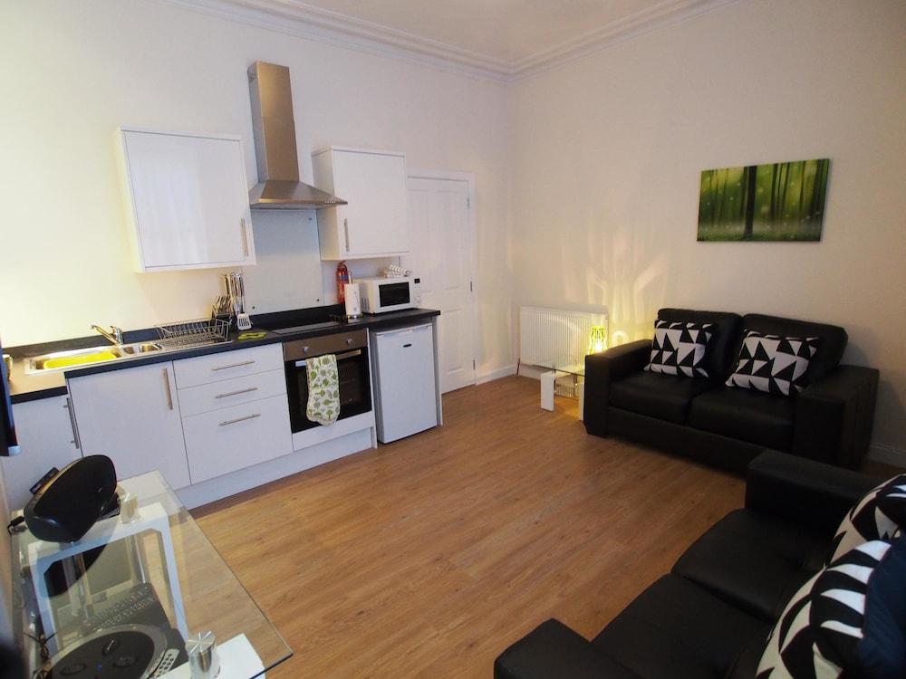 Wallfield Field Apartments view 3