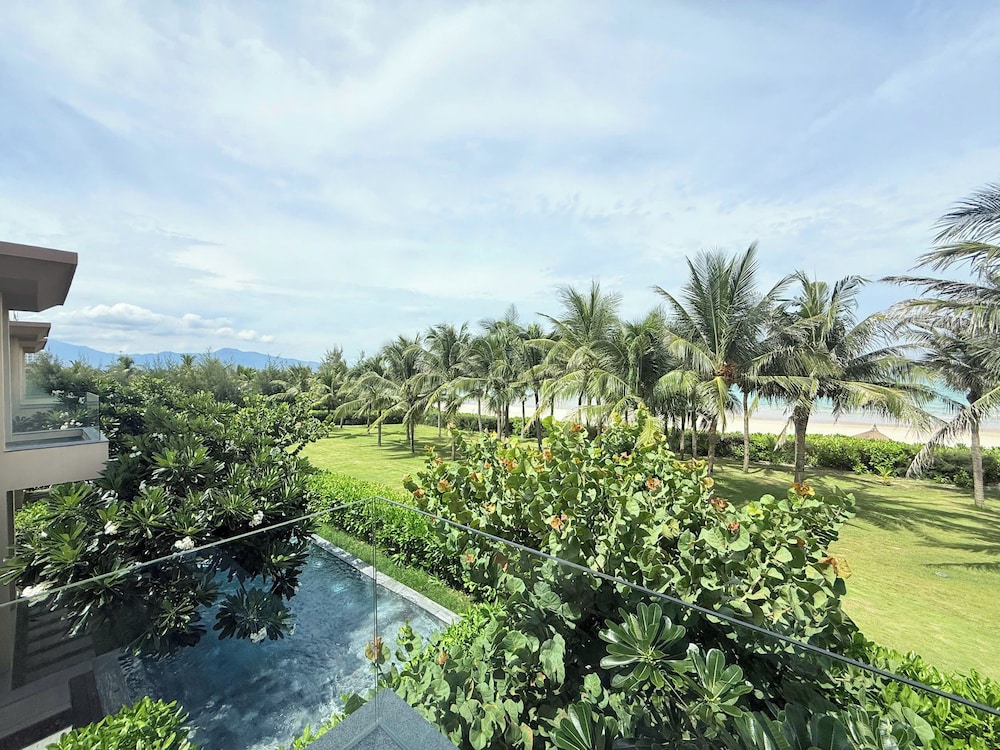 Deluxe Villa Beach Front