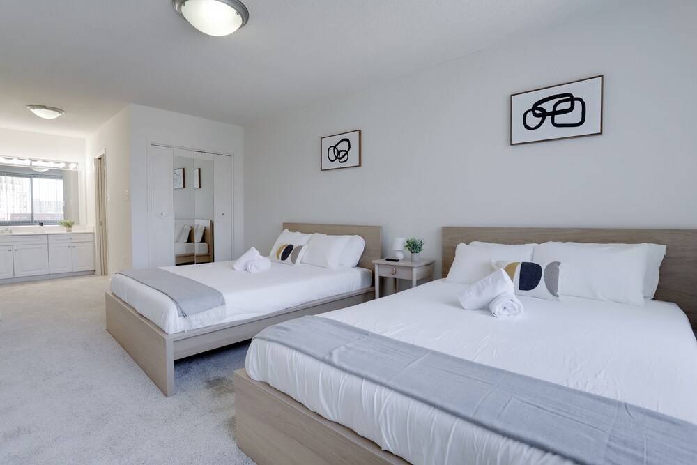 Stylish & Spacious 2BR in Crystal City