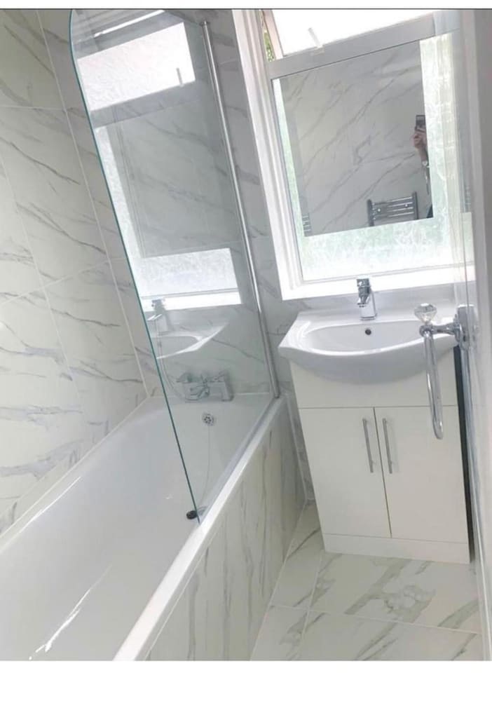 London Blissful Retreat - 4 Bedroom House