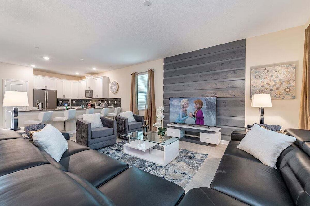 10br Storey Lake Home w/ Game Room, Pool & Spa Near Disney