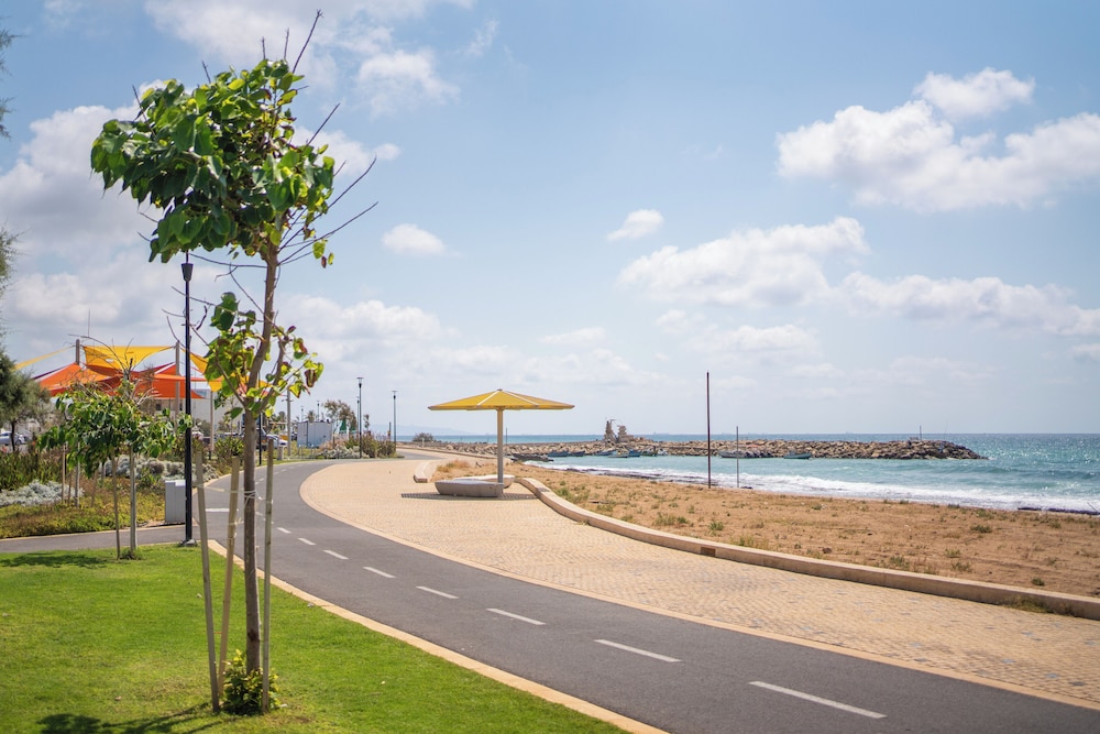 Tranquil Stay Near Beach by Sea N' Rent