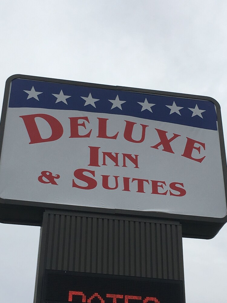 Deluxe Inn & Suites