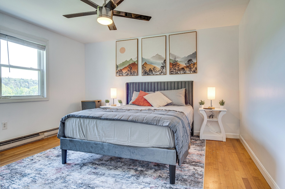 Golf, Hike & Explore: Family Home in Pembroke!