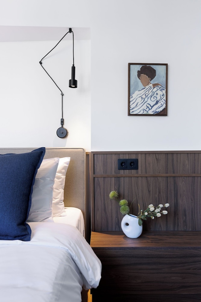 MoRe by Zoia Living
