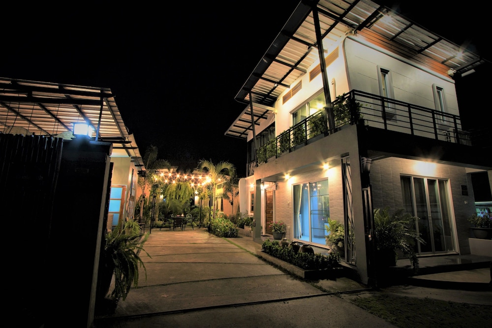 Casa Malee Family Villa