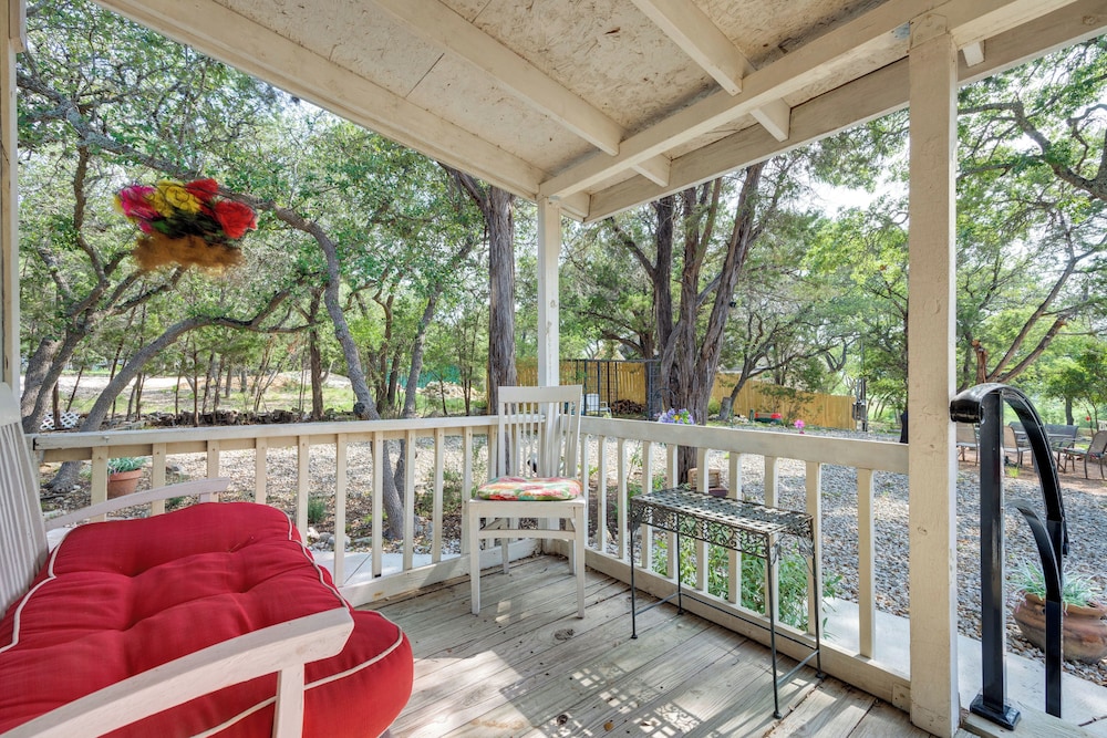 Charming Canyon Lake Cottage w/ Pool  BBQ Pit! - Property Image 11