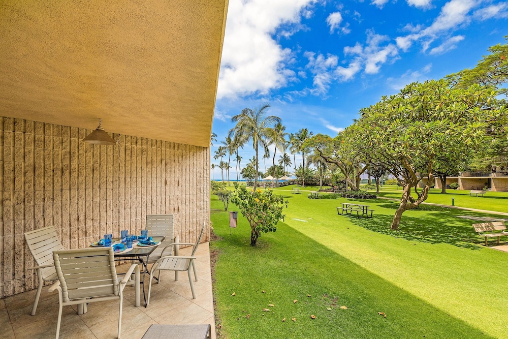 Maui Sunset B110 1 Bedroom Condo by RedAwning