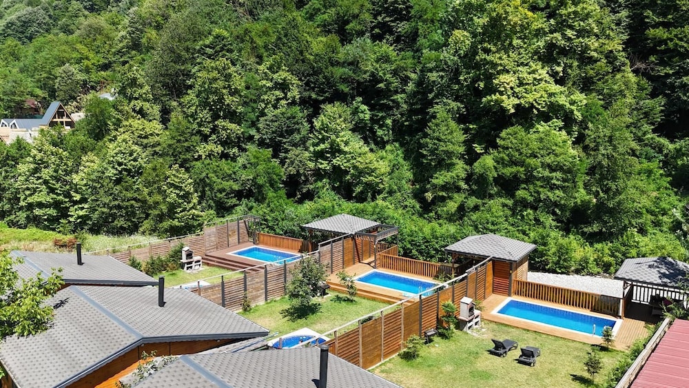 Sapanca Dereboyu Konakları