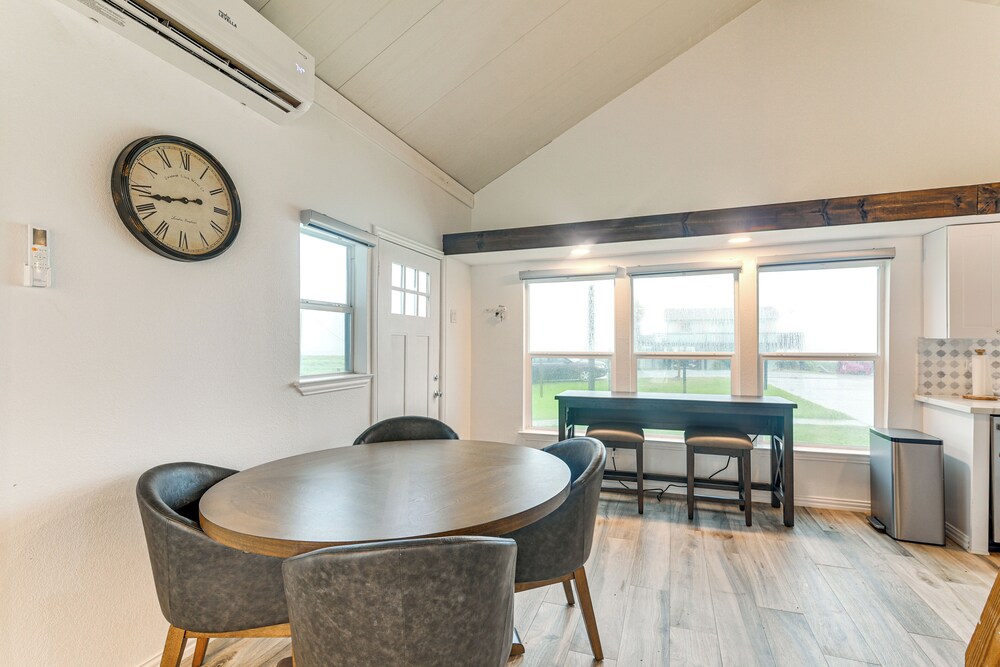 Seabreeze Retreat: Waterfront Home Near Sargent