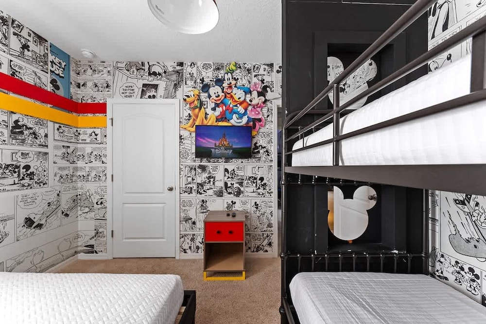 Star Wars Themed Movie Theater 6BR