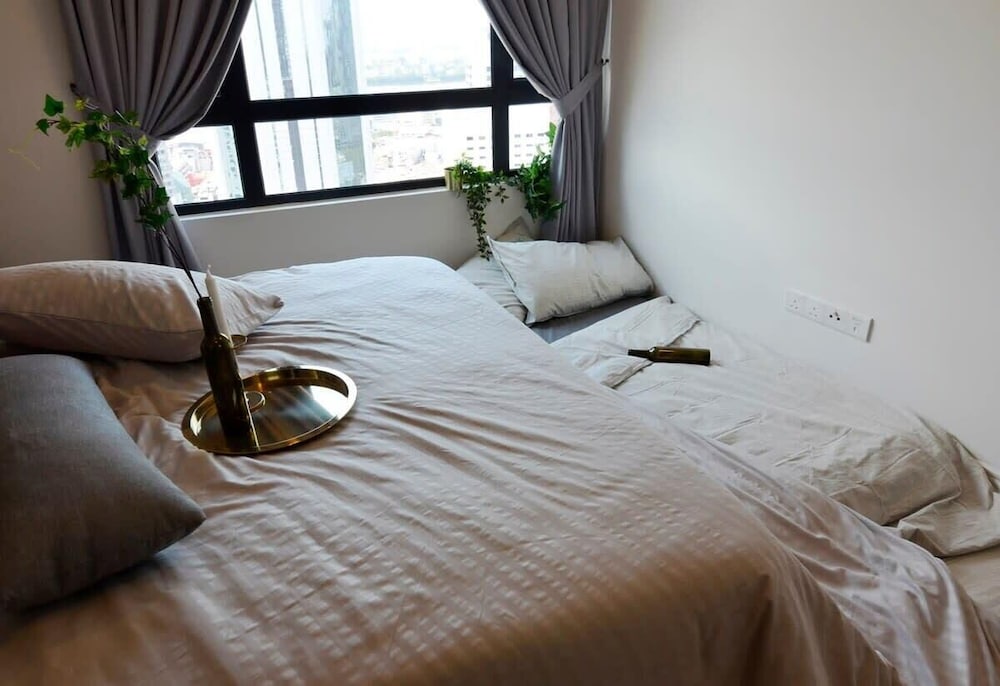 A Comfy & Stylish Suite at Suasana Suites JB 11