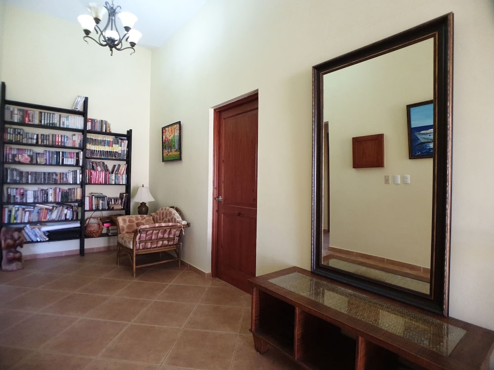 Great Privacy 3 Bedroom Villa Near the Beach view 2