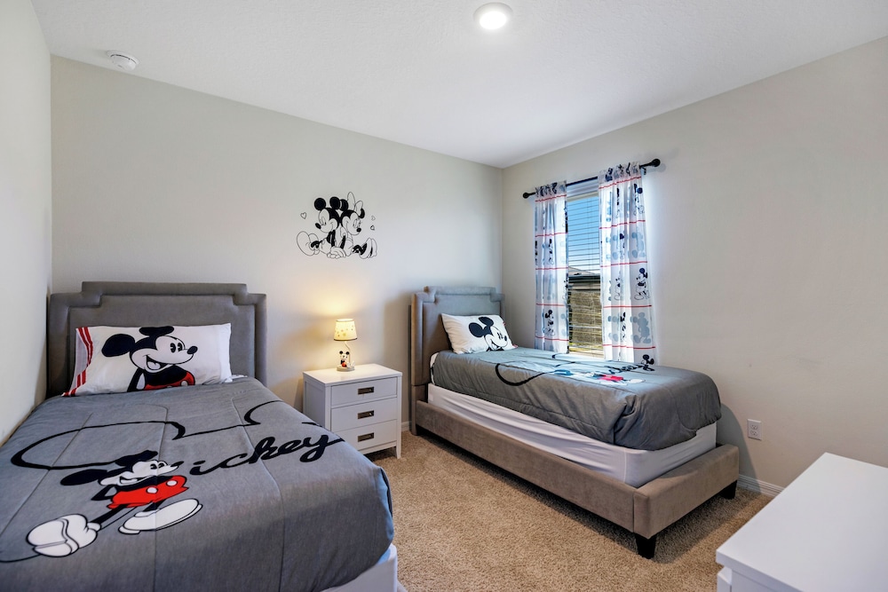 Solterra- LakeView - Private Pool & Spa