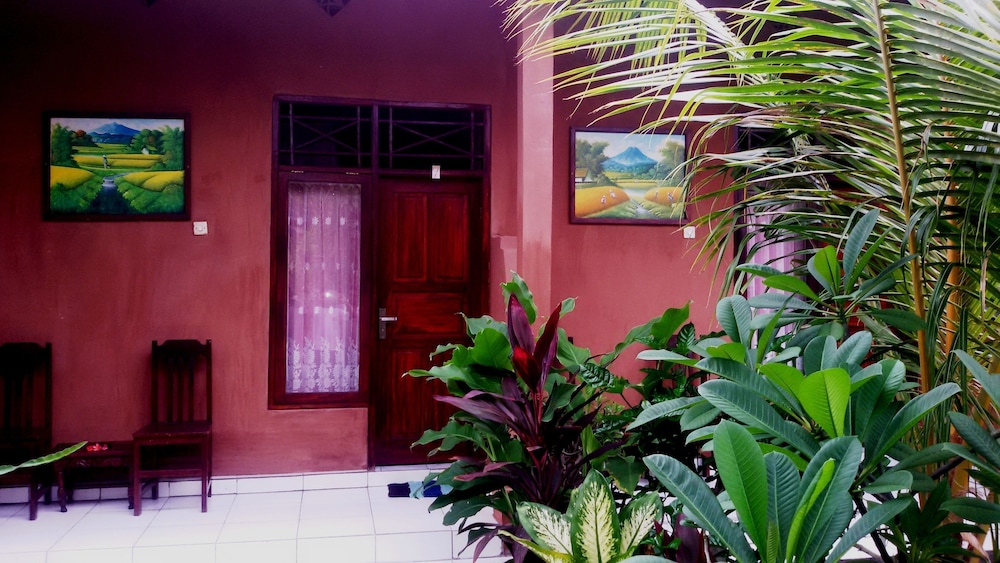Mami In Homestay