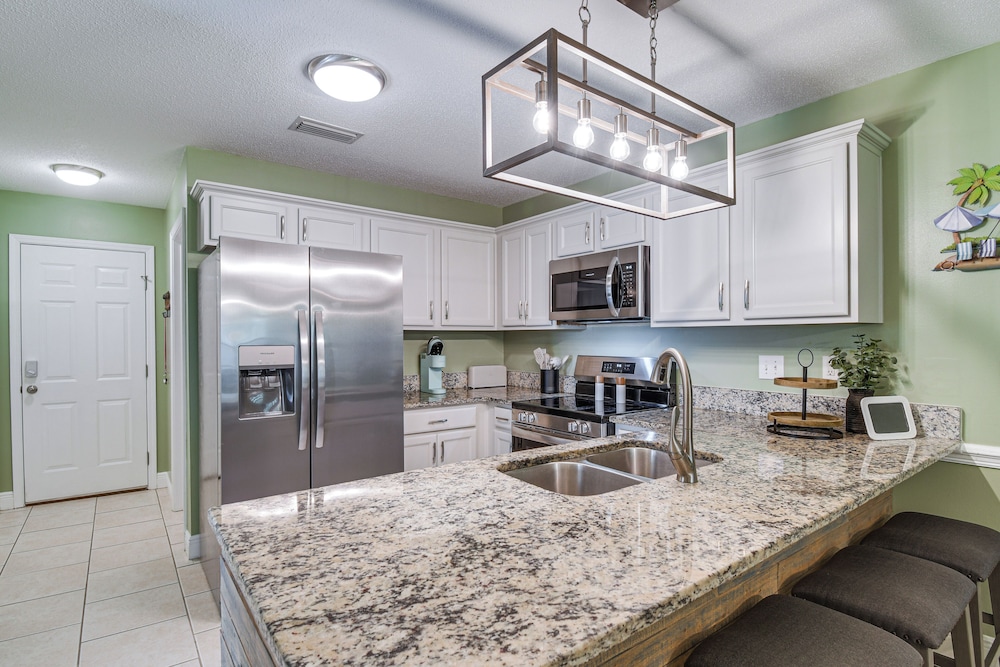5 Mi to Gulf Beaches: Coastal Alabama Home