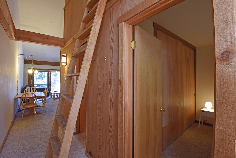 Lake Tahoe Vacations - Golden Ski Getaway - Property Image 19