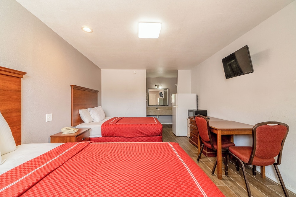 OYO Budget Inn Falfurrias Hwy 281