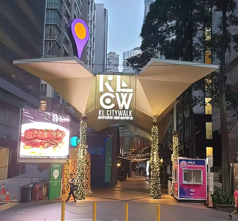 SOHO Suites KLCC by Emily in Town
