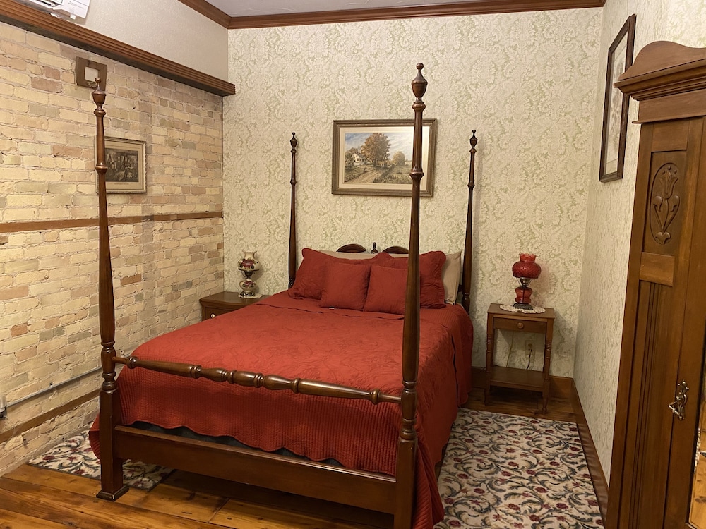 Cambridge Inn on Main - Property Image 6
