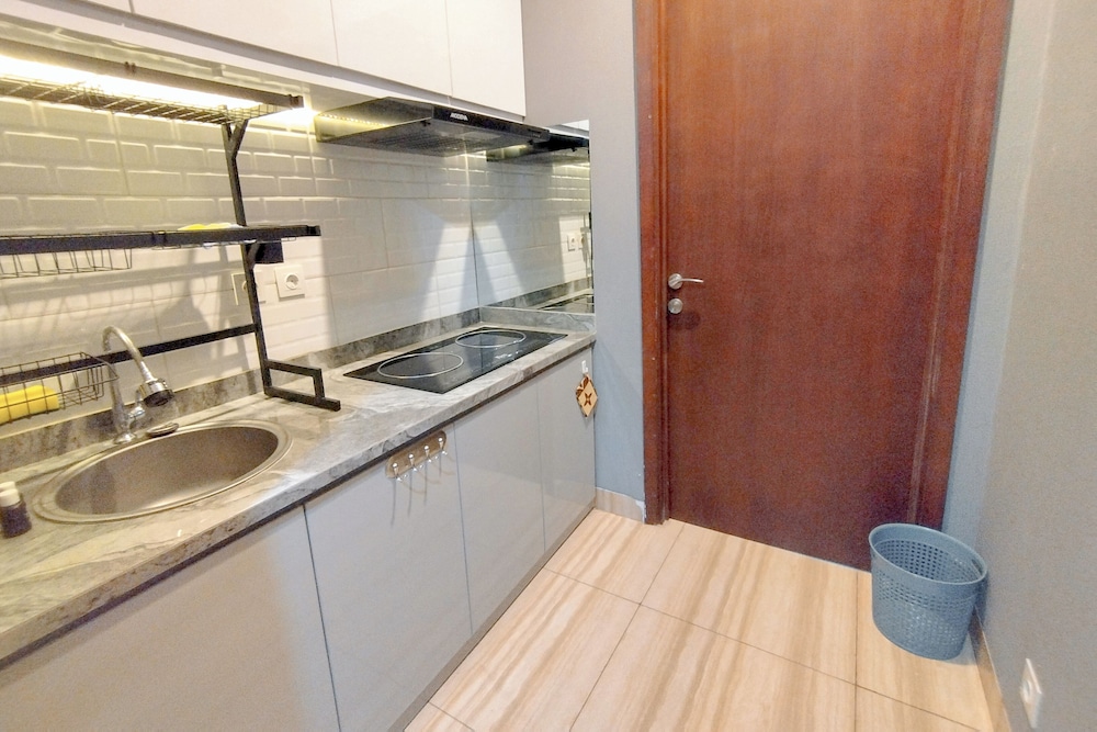 Spacious 2Br With Extra Room At Grand Sungkono Lagoon Apartment