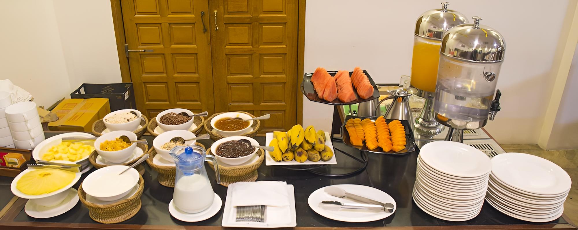 Yadanarpon Dynasty Hotel