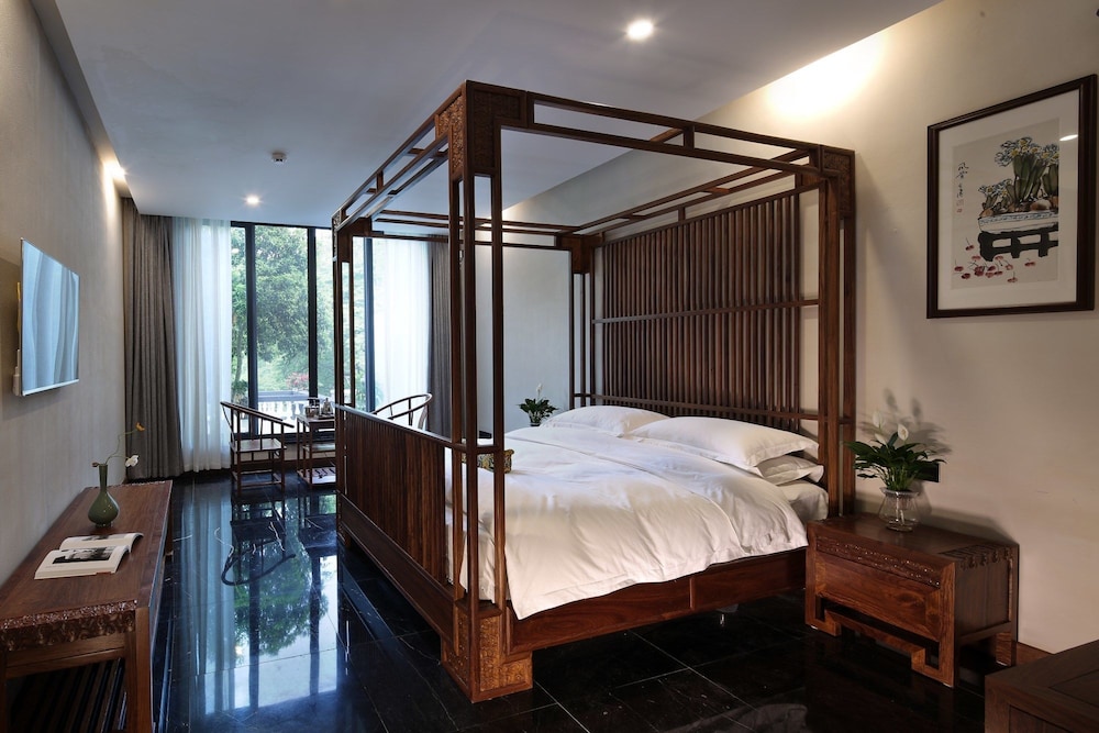Chayan Hotel