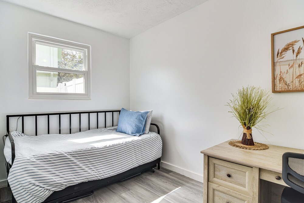 Outdoor Oasis, 4 Mi to Beach: Largo Family Escape!
