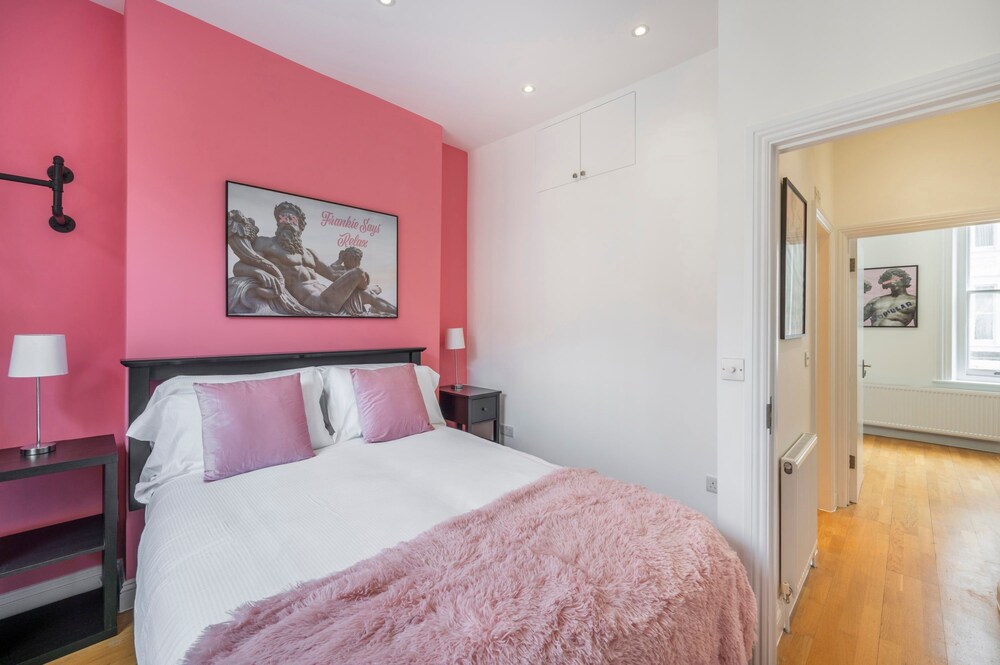 Dionysus Den - Fitzrovia - by Frankie Says