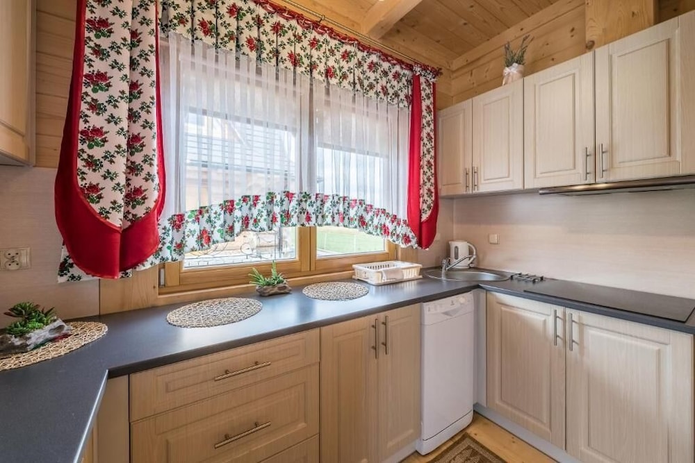DOMKI TATRY z jacuzzi i sauną w cenie