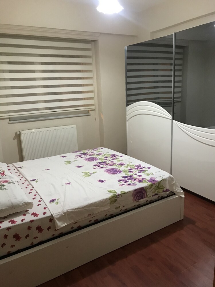Karabina Green Apart view 5