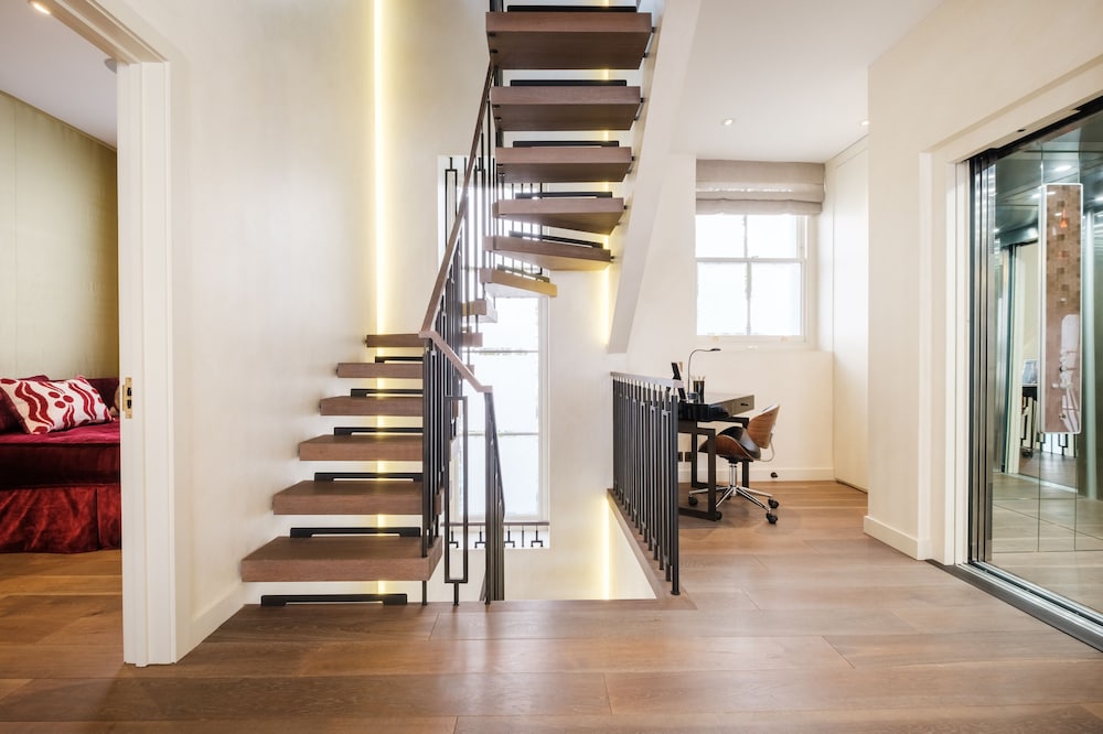 Luxury Home with 3 Bed 2 Bath in London