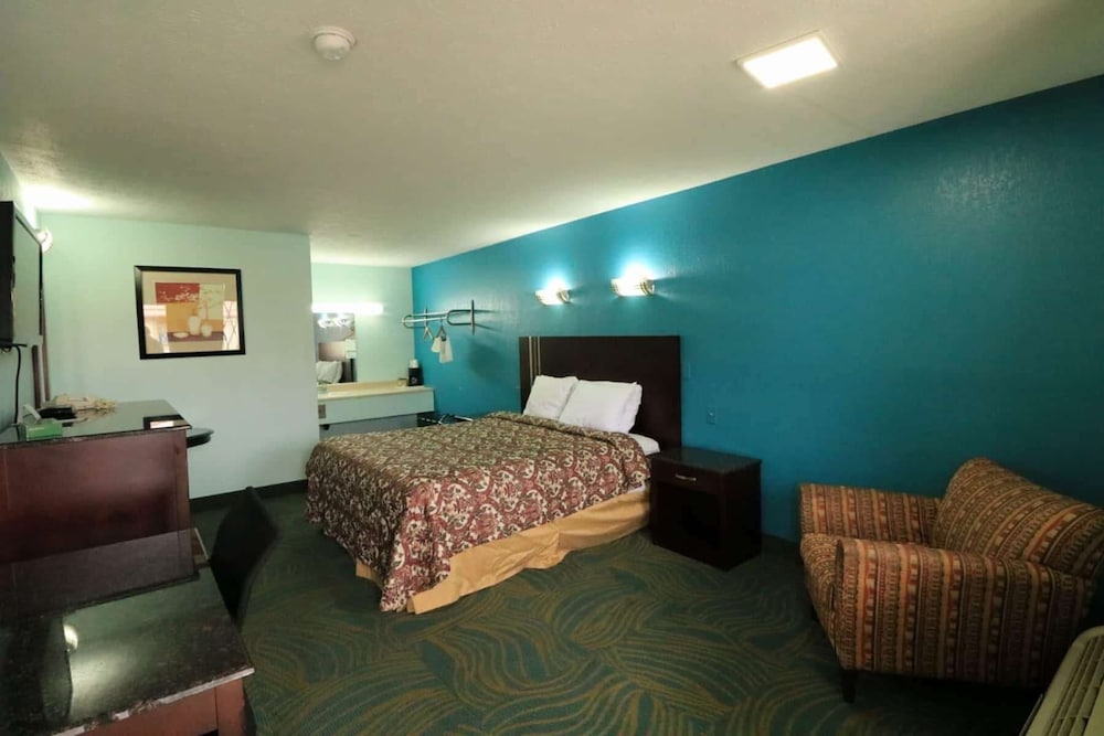 Orlando Vacations - Travelodge by Wyndham Parkersburg - Property Image 14