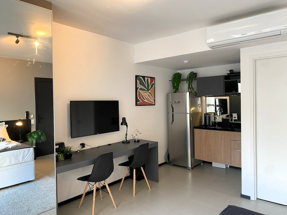 Moderno com AC academia 24h e rooftop