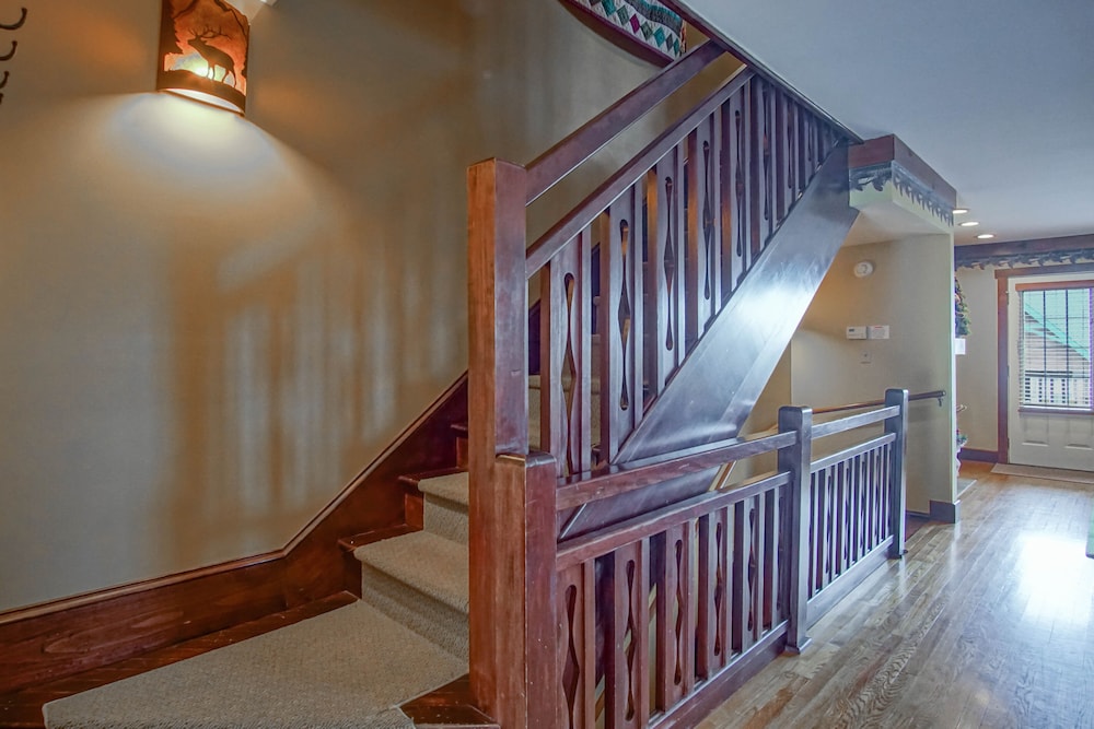 Camp 4 # 11: 3 Bedrooms + Bonus Sleeping Den, 3.5 Baths: Slope Side