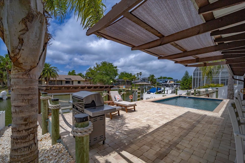 Waterfront Retreat With Pool Tiki Bar Boat Dock