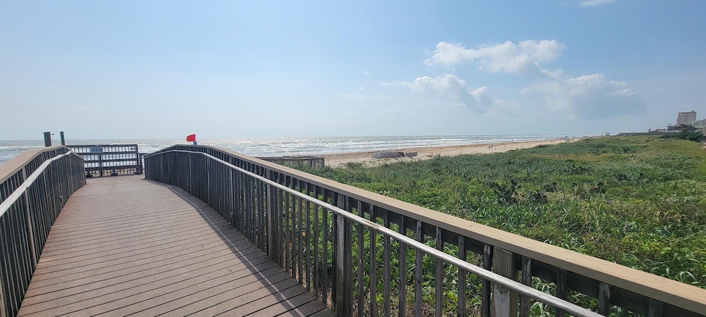 Cora Lee Beachview 2 Bedroom Condo