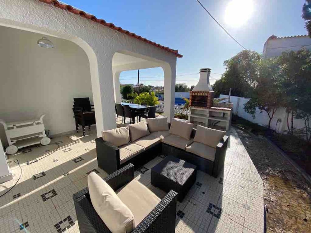 Montenegro Superbly Located Family Vila W