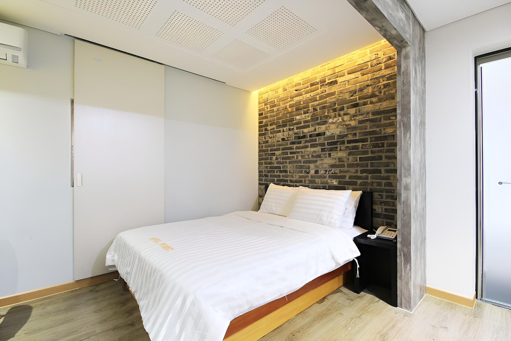 Jeonju Junghwasandong Foret Hotel