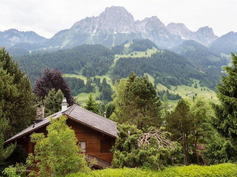 Cosy Chalet With top View