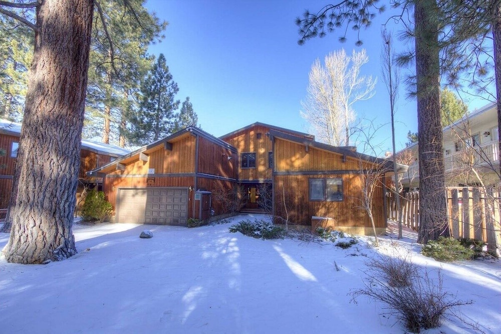 Cyh1281- Tahoe Acres 5 Bedroom Home